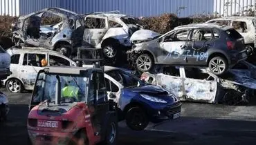 چهارشنبه‌سوری فرانسوی؛ آتش زدن ۸۷۴ خودرو در آستانه سال نو
