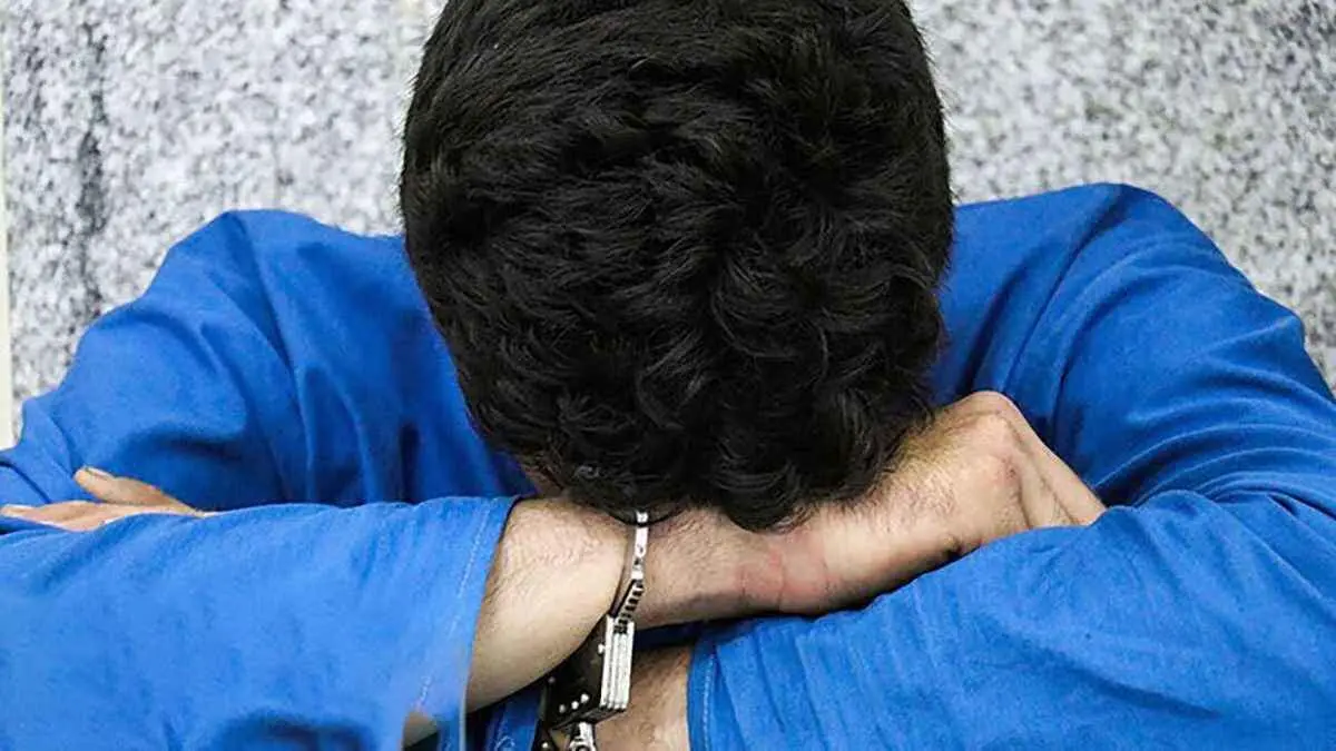فیلمبرداری از زنان در اتاق پرو فروشگاهی در شهرک غرب تهران