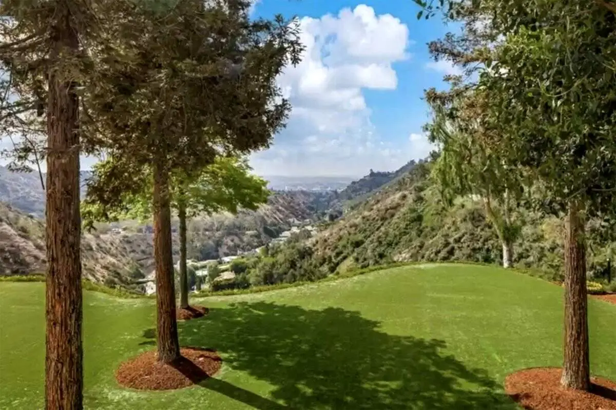 «ادل» خانه «سیلوستر استالونه» را خرید + عکس