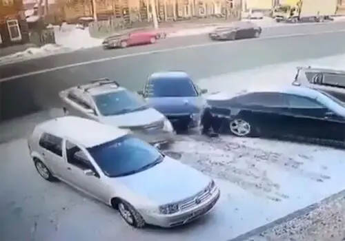 خیابانِ فروشی؛ تجارت سیاه جای پارک زیر پوست تهران