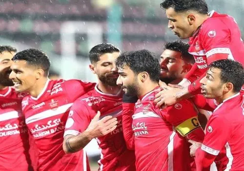 استقلال به دنبال خرید مدافع چپ پرسپولیسی 