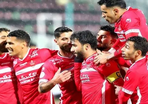 استقلال به دنبال خرید مدافع چپ پرسپولیسی 