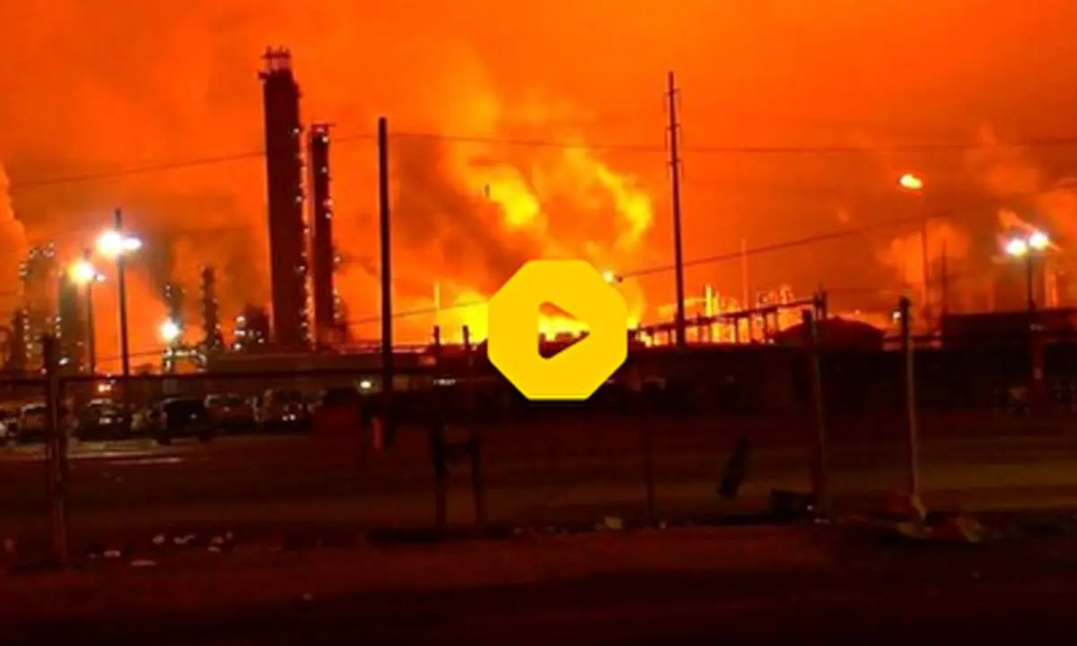 آتش‌سوزی گسترده در پنجمین پالایشگاه بزرگ آمریکا+فیلم