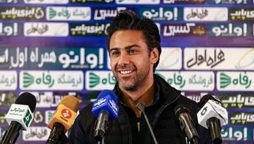 واکنش فرهاد مجیدی به خبر جذب عزت اللهی | با یک بازیکن برای نیم فصل مذاکره کرده ایم