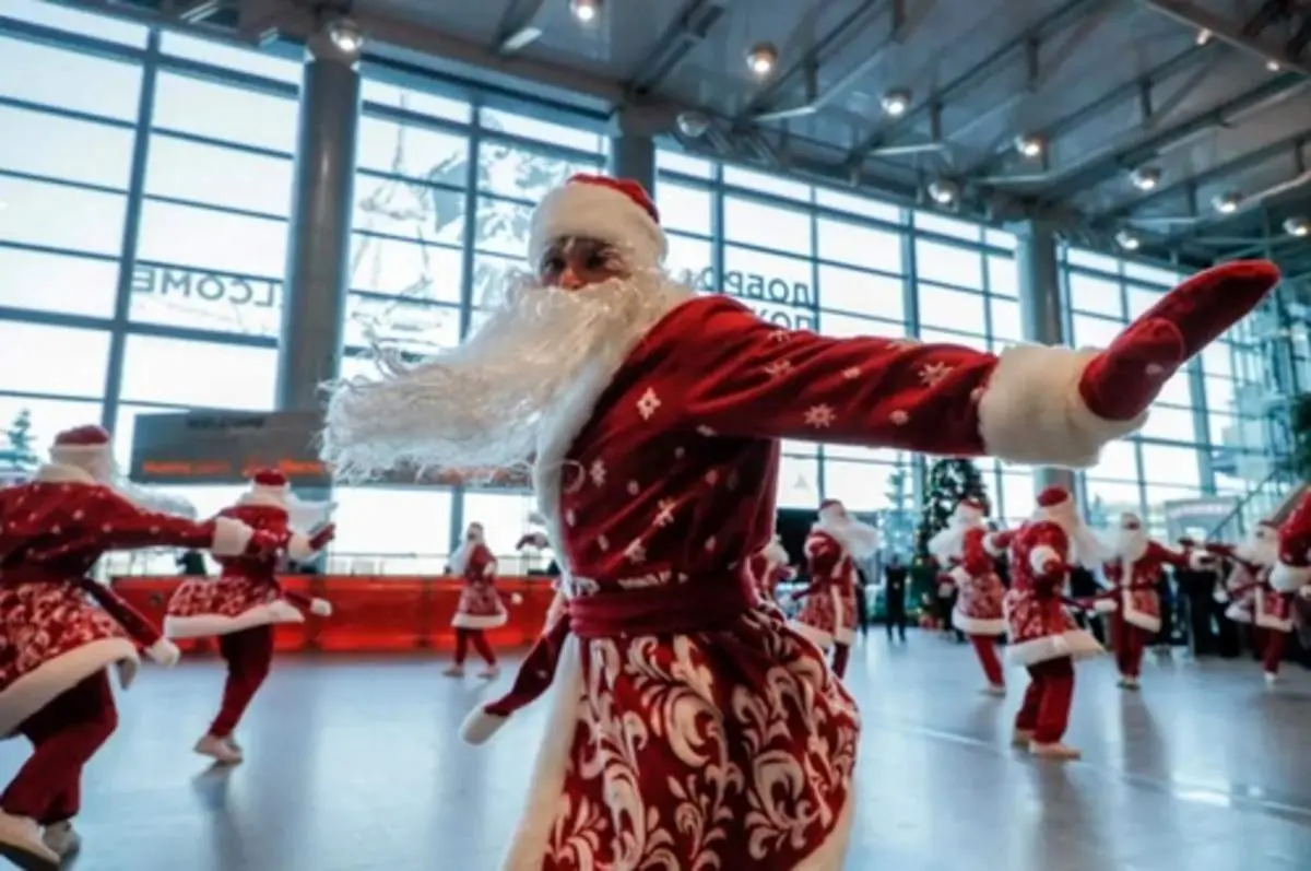 دیدنی های روز؛ از نمایشگاه سازه های برفی تا تفریحات زمستانه