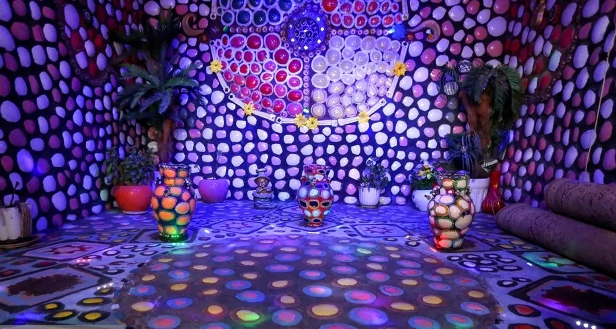 رقص رنگ و نور در قصر رویایی