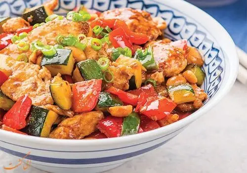 مرحله به مرحله تهیه این غذای خیابانی در چین+فیلم
