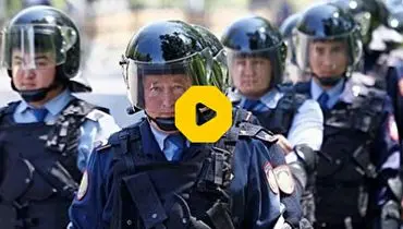 ویدئویی تیک تاکی از بازداشت نیروهای پلیس قزاقستان توسط نیروهای مردمی+فیلم