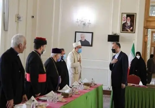 عکسی معنادار از حاشیه تشییع امیرعبداللهیان