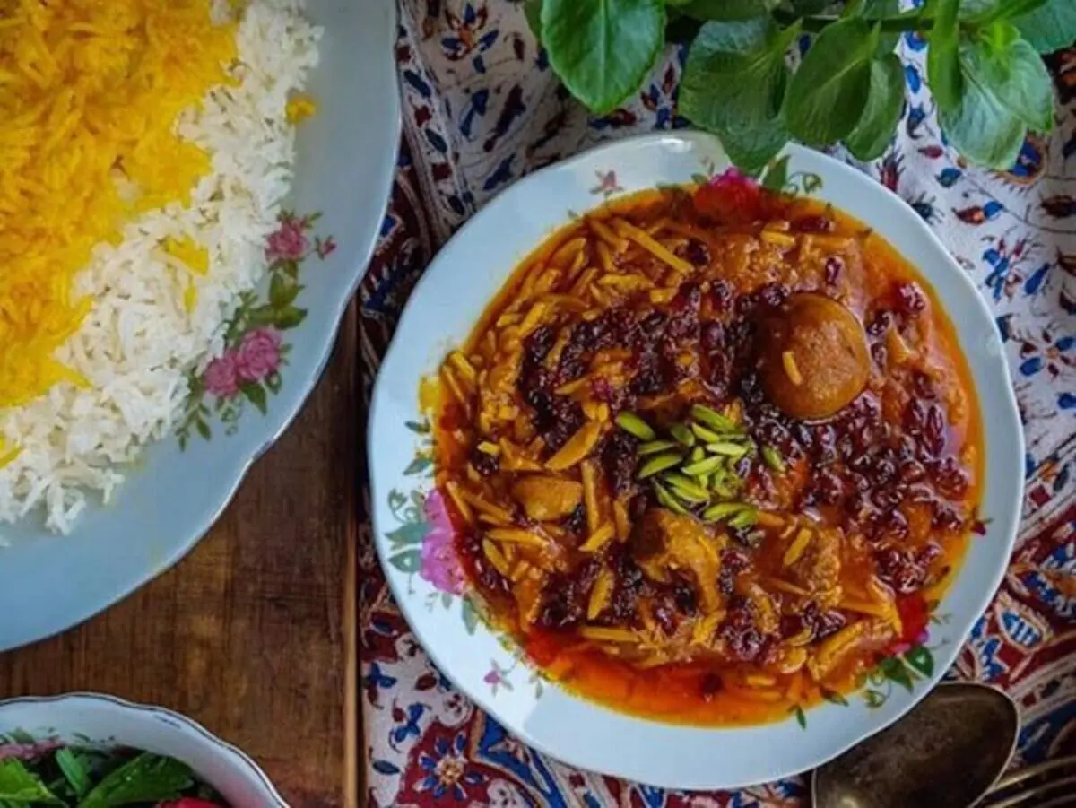 خورش خلال بادام کرمانشاهی، بی نظیرترین خورش ایرانی