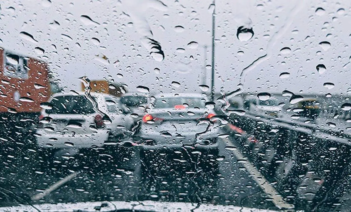 باد و باران در راه تهران