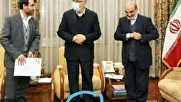 تصویری جنجالی از وزیر نفت در مراسم معارفه علی عسگری با صندل رو فرشی