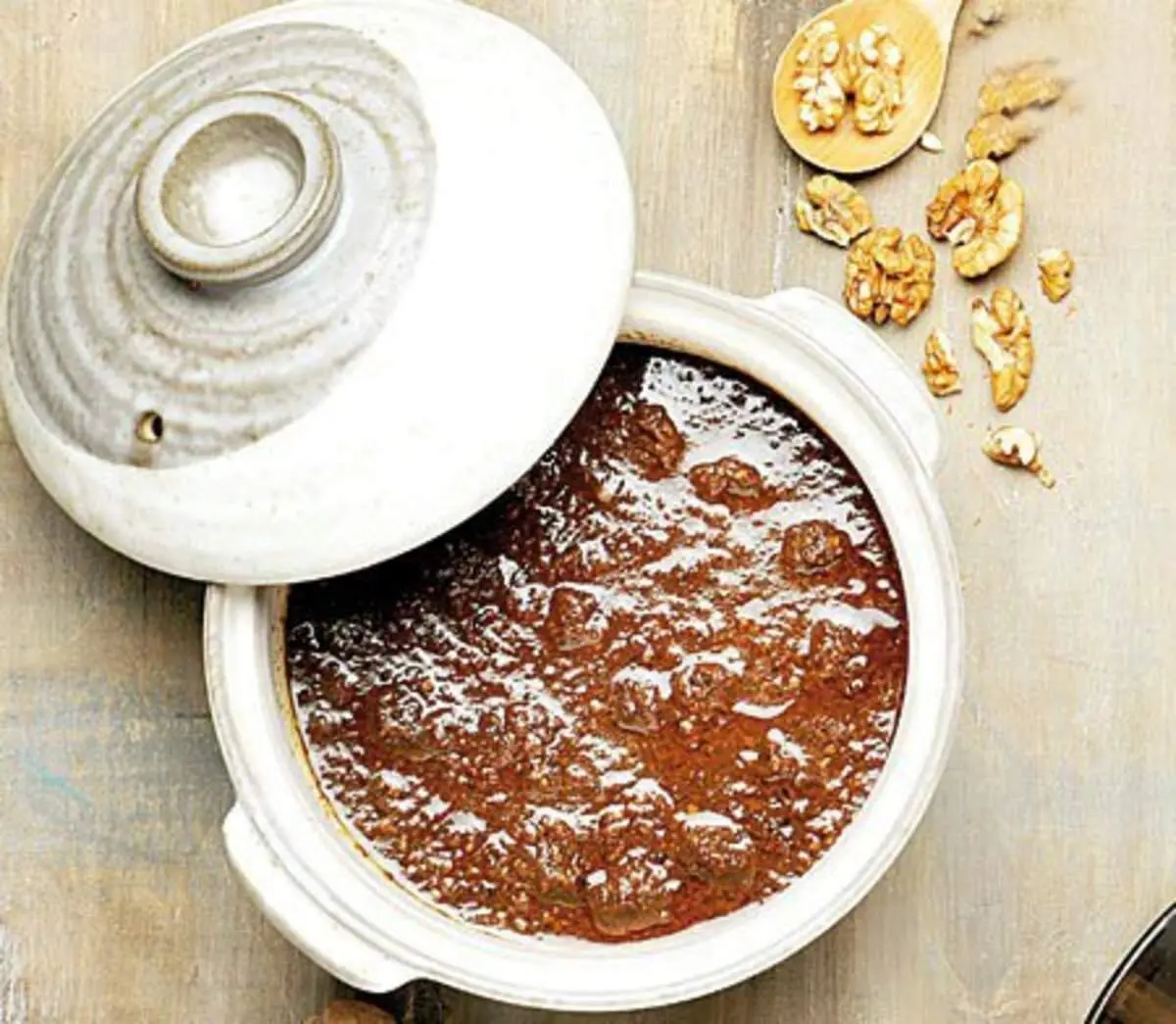 بچسبید به خورش فسنجان