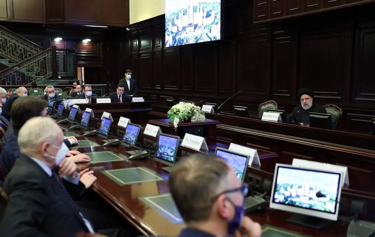 نخبگان ایران و روسیه، برای جلوگیری از اضمحلال در فرهنگ بیگانه، باید الگویی از «هویت‌گرایی تعاملی و سازنده» ارایه دهند