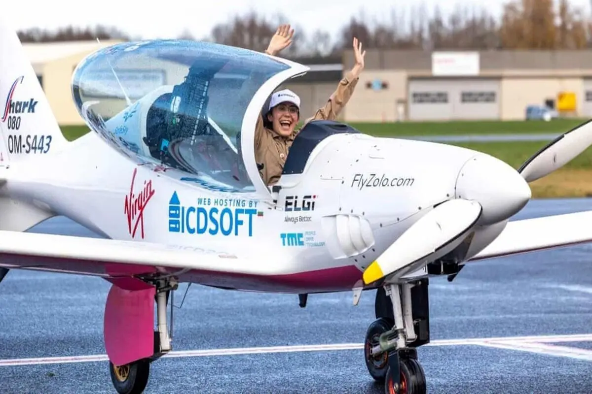 جوانترین زنی که به تنهایی به دور دنیا پرواز کرد | اعتراف دختر ۱۹ ساله بلژیکی - بریتانیایی