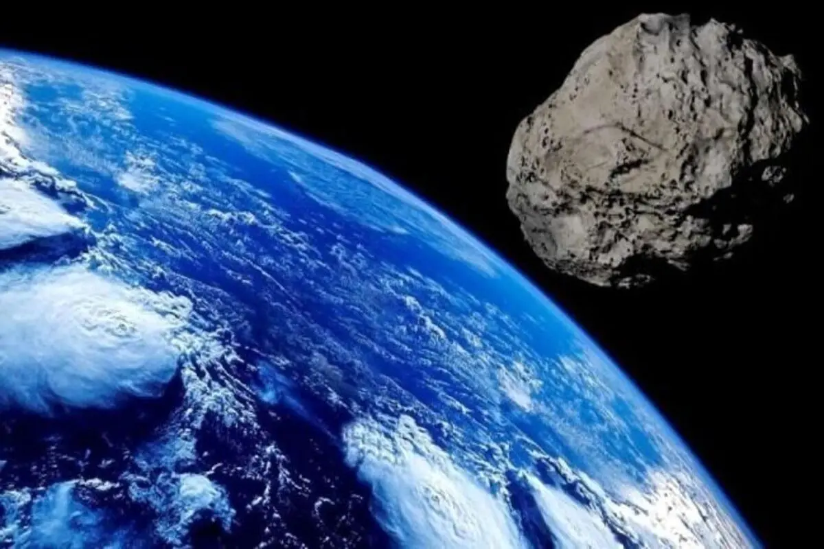 عبور سیارک بالقوه خطرناک از کنار زمین + فیلم