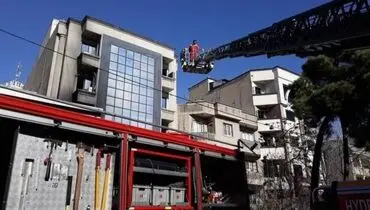 نجات ۵ نفر از حادثه آتش سوزی میدان هفت تیر تهران + عکس