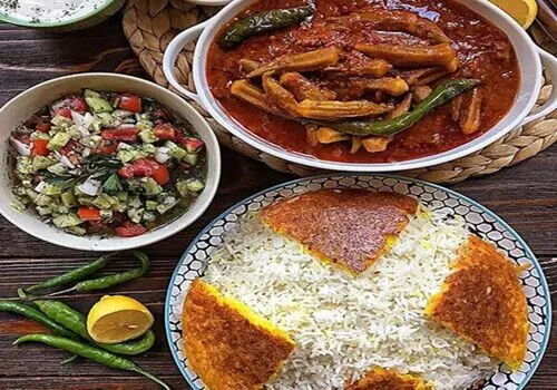  راز خوشمزه و غلیظ شدن خورش بامیه با ادویه مخصوص
