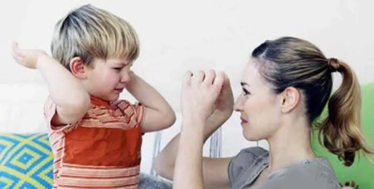 مشکل بچه ای که والدینش رو میزنه چیه؟
