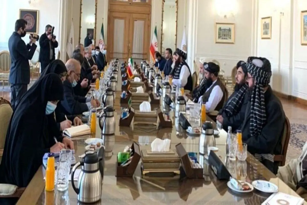 روایت کنایه آمیز امیرعبداللهیان؛ پیام حضور دیپلمات‌های زن ایرانی در دیدار با طالبان