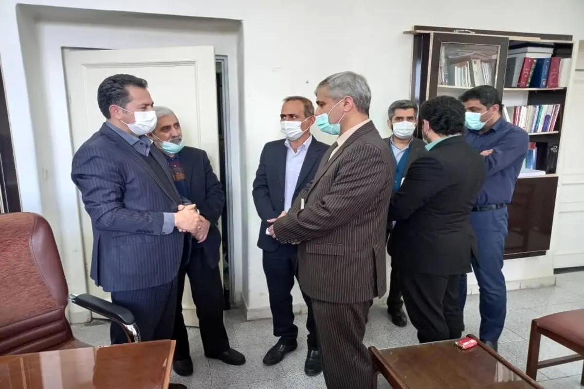 بازدید سرزده رئیس کل دادگستری تهران از دادگاه کیفری یک استان تهران