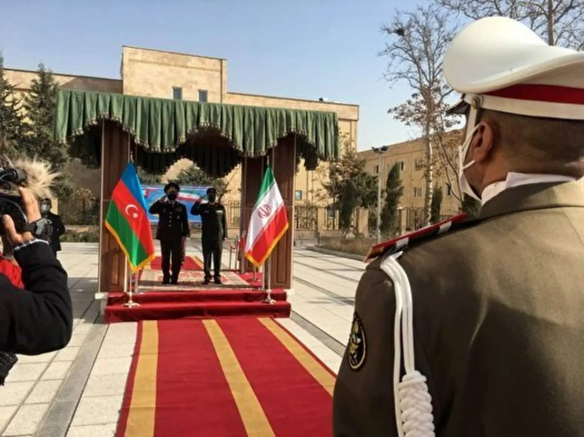 استقبال سرلشکر باقری از وزیر دفاع آذربایجان