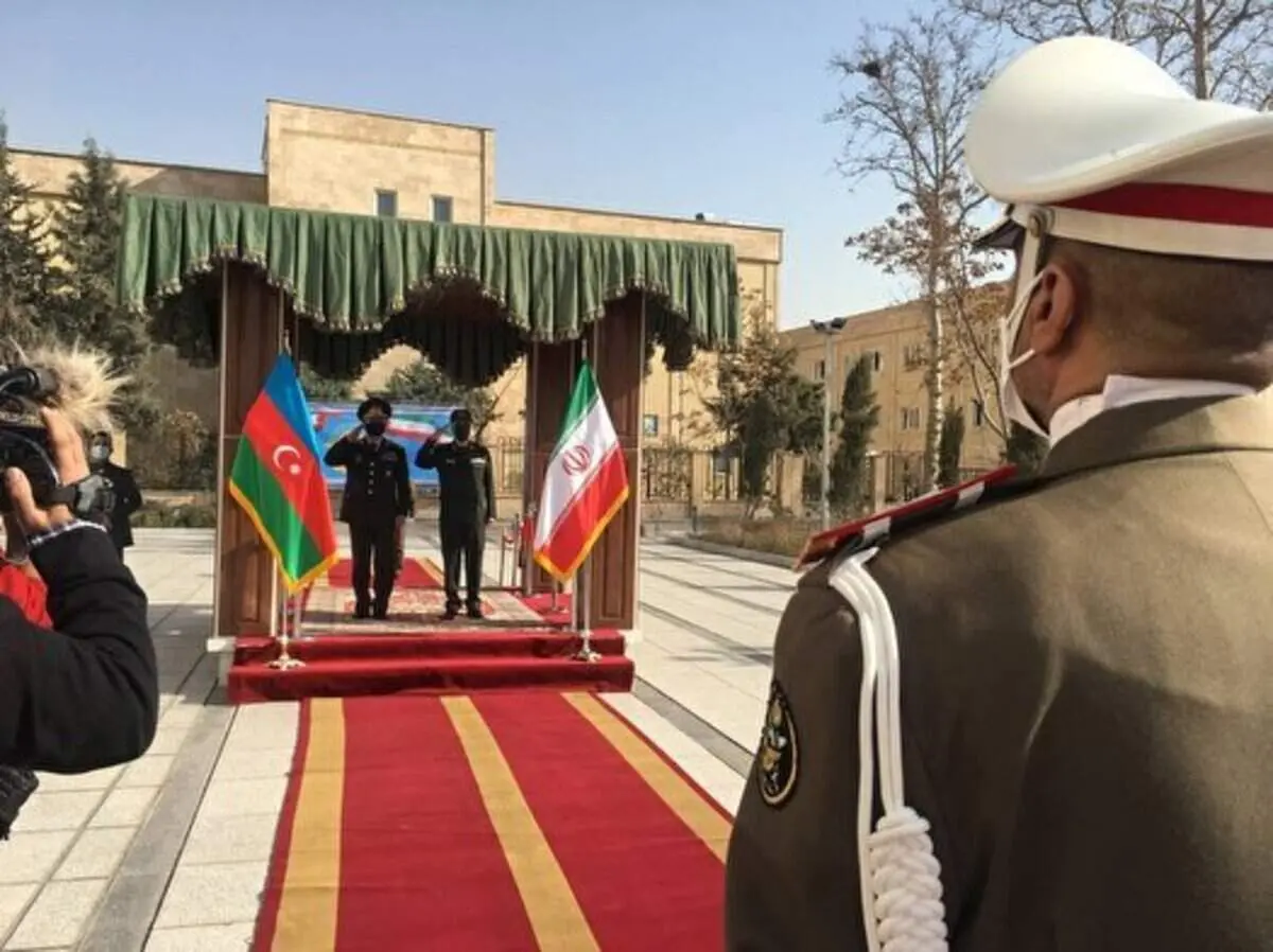استقبال سرلشکر باقری از وزیر دفاع آذربایجان