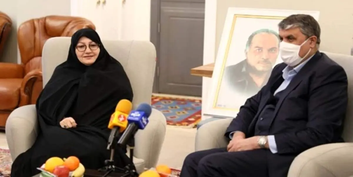 دیدار رئیس سازمان انرژی اتمی با خانواده شهید علیمحمدی