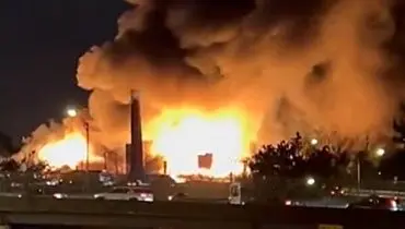آتش سوزی گسترده در کارخانه مواد شیمیایی در آمریکا + فیلم