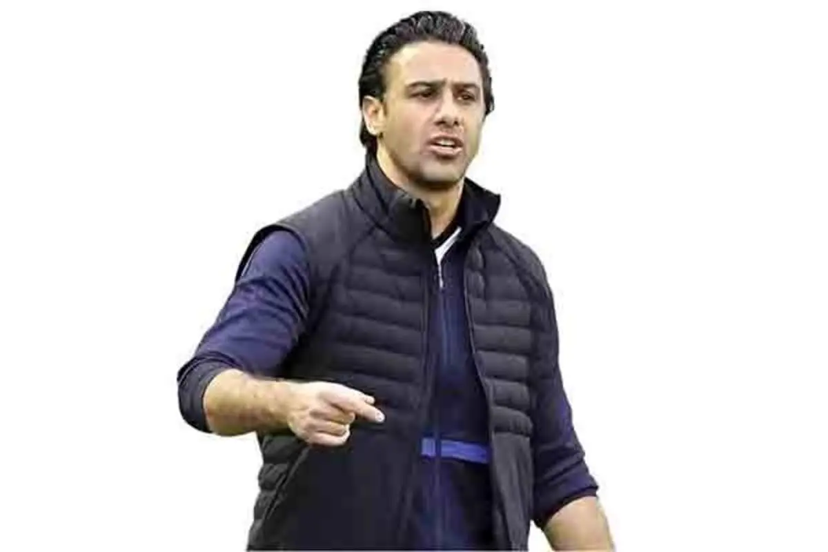دیوار چینی سرمربی استقلال + عکس