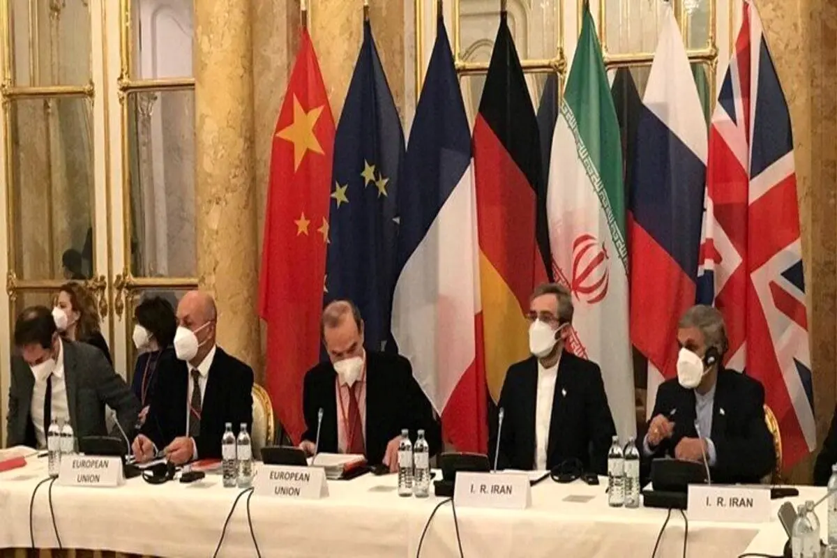 دیپلمات ارشد ایرانی: دود سفید برخاسته از مذاکرات وین را سیاه نکنید