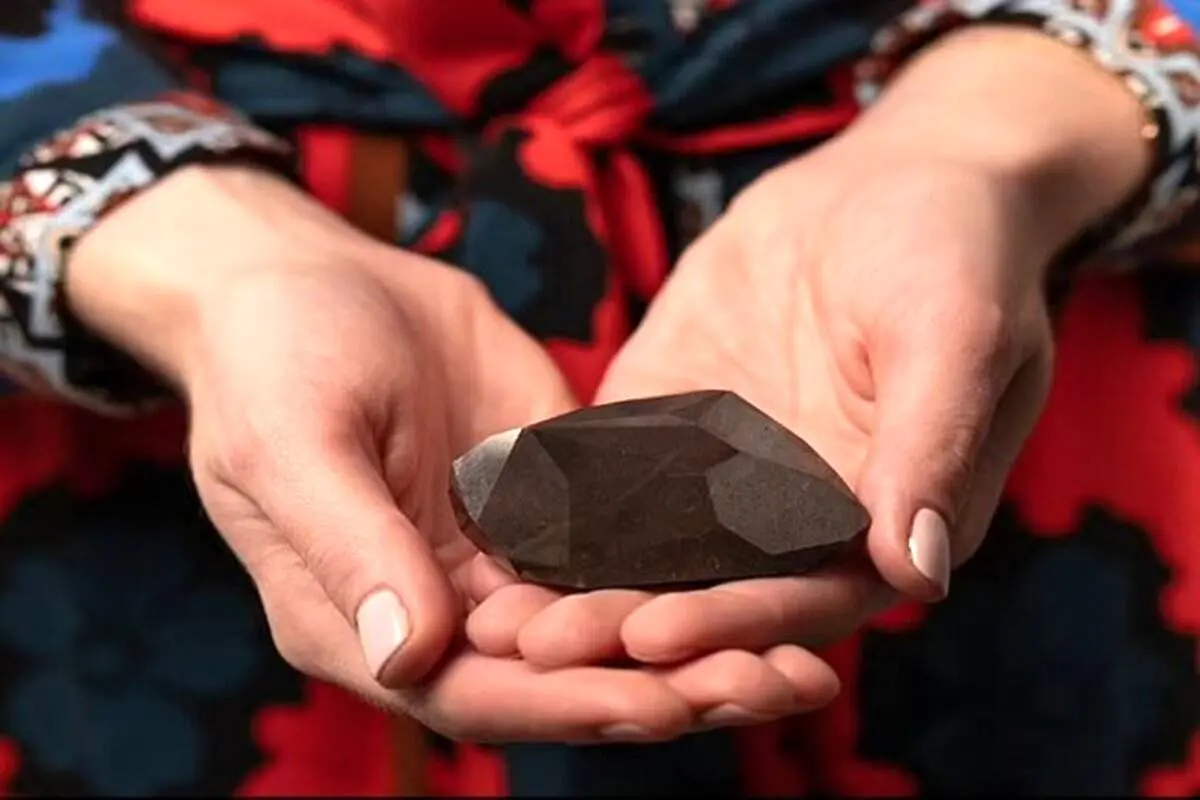 رونمایی از بزرگ‌ترین الماس سیاه جهان + تصاویر