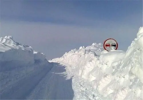 عکس دیدنی از ارتفاع برف در تجریش تهران