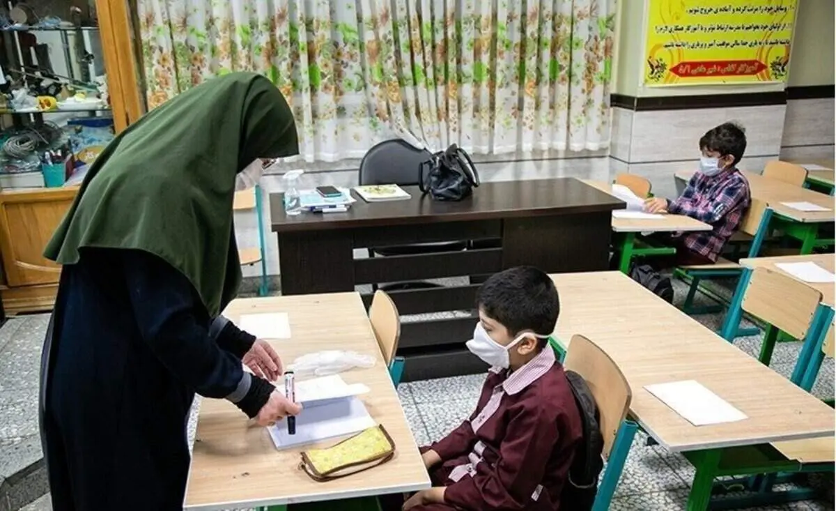 وزیر آموزش و پرورش: برخی مردم می‌خواهند بچه‌هایشان را گلخانه‌ای و قرنطینه‌ای بزرگ کنند | مدارس کشورهای جهان باز است