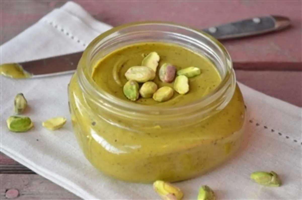 طرز تهیه کره پسته کرمی