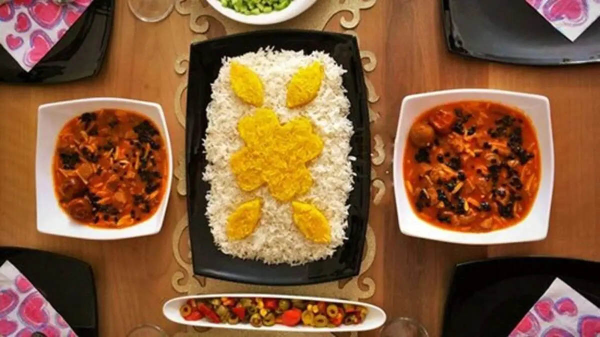 با بی‌نظیرترین خورش ایرانی روزهاتون چه رنگیه؟