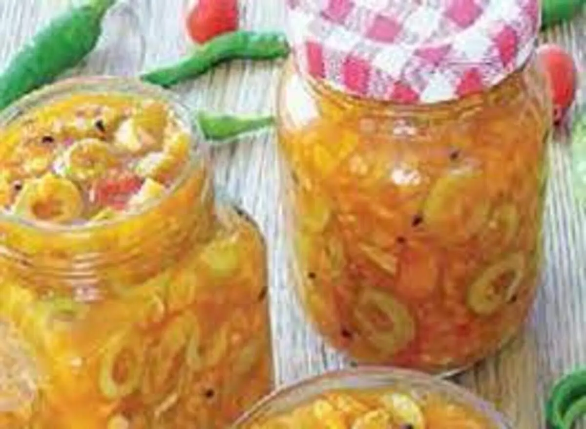 ترشی مخلوط زیتون با غذا می‌چسبه!