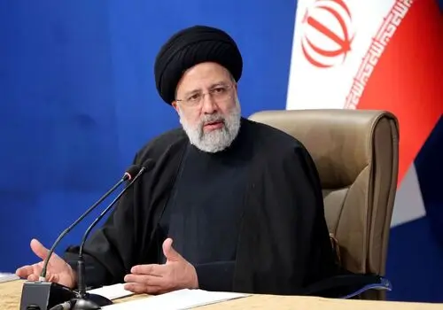 «رقص زمستان و دریا؛ پدیده نادر ساحل شیراهما چشم‌ها را خیره کرد»