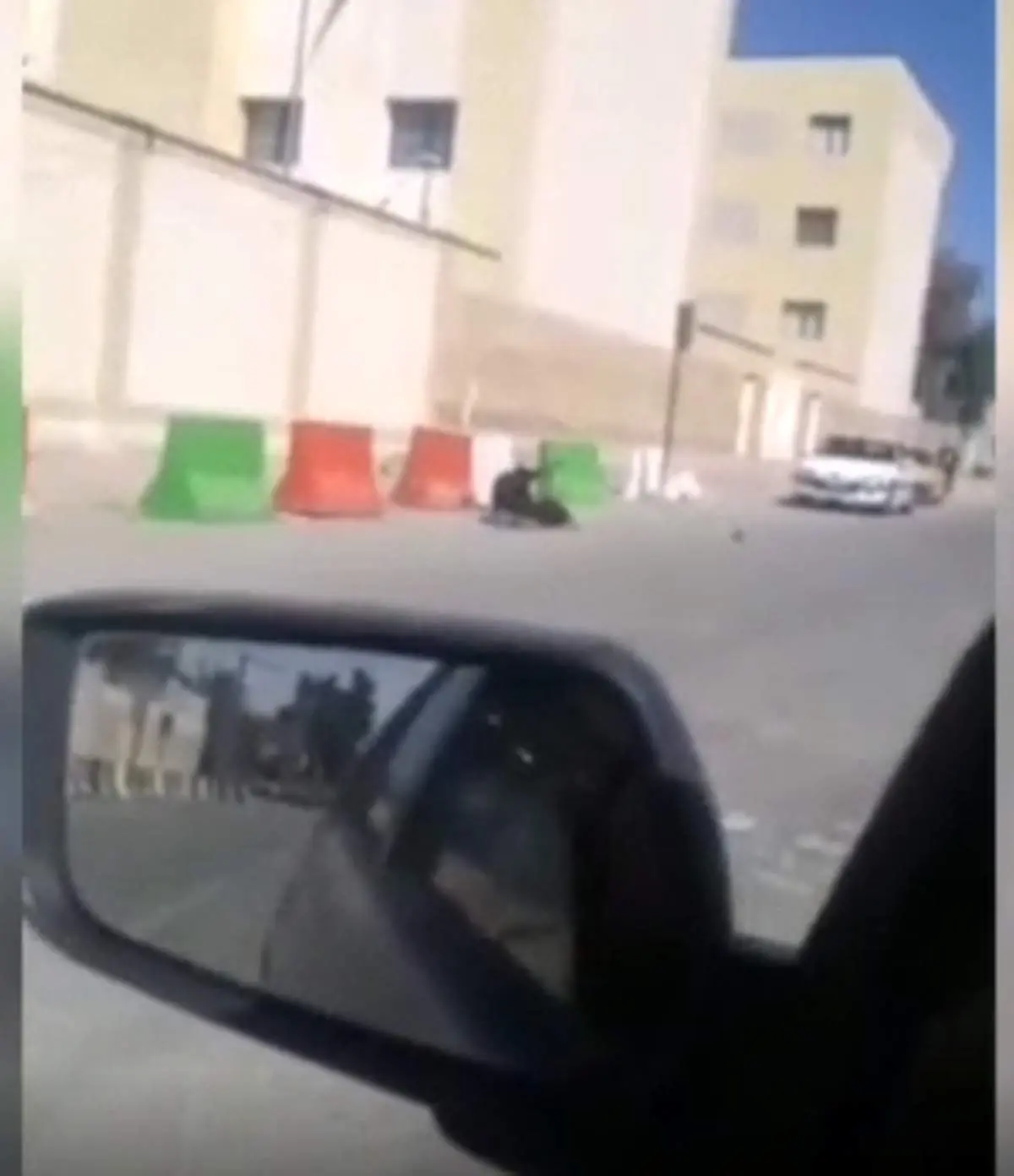 لحظه حمله به ستاد خبری اداره اطلاعات سراوان+ فیلم