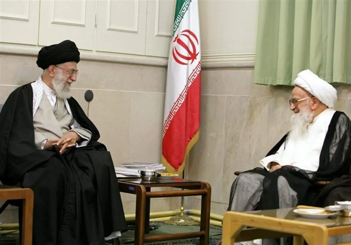 رهبر انقلاب: آیتالله صافی گلپایگانی از استوانههای حوزه علمیه قم و امین امام (ره) بودند