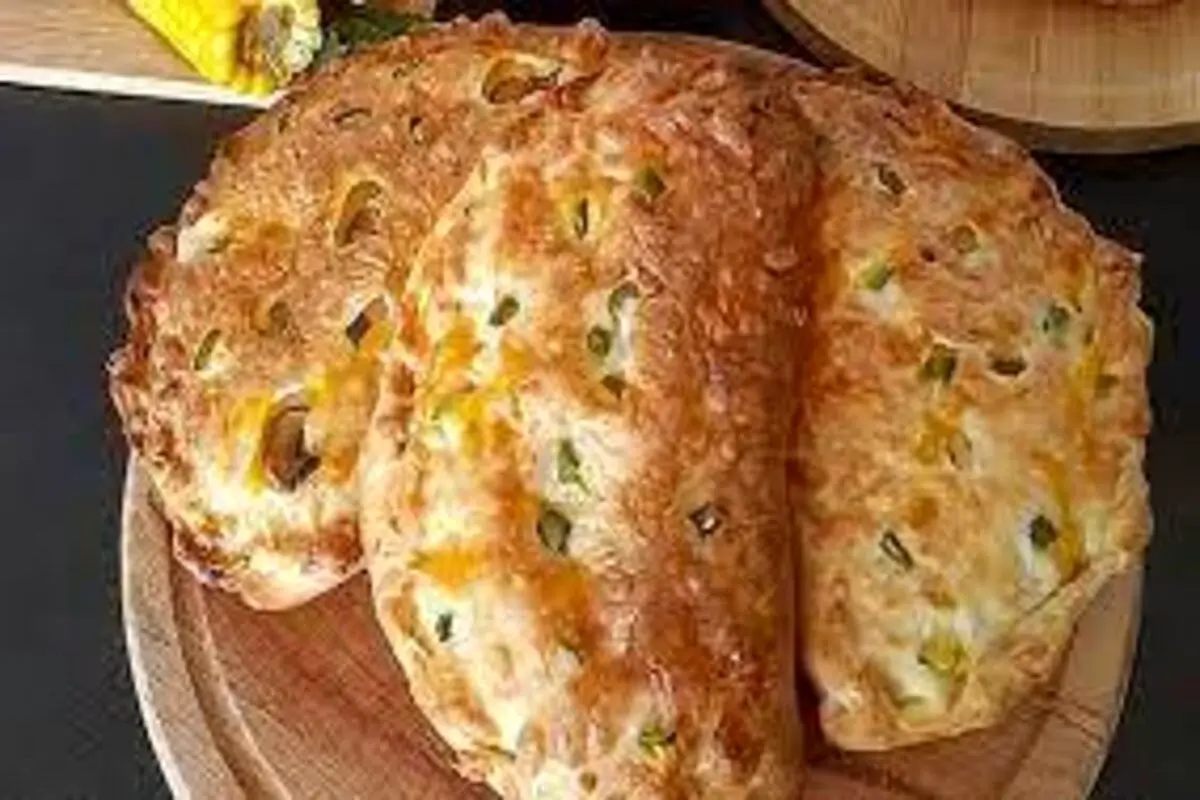 طرز تهیه کالزونه؛ پیتزای تا شدهی ایتالیایی
