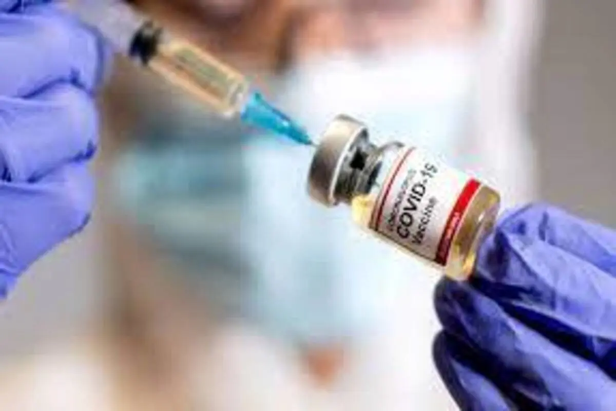 نوه ۸ ساله وزیر بهداشت واکسن پاستوکووک تزریق کرد
