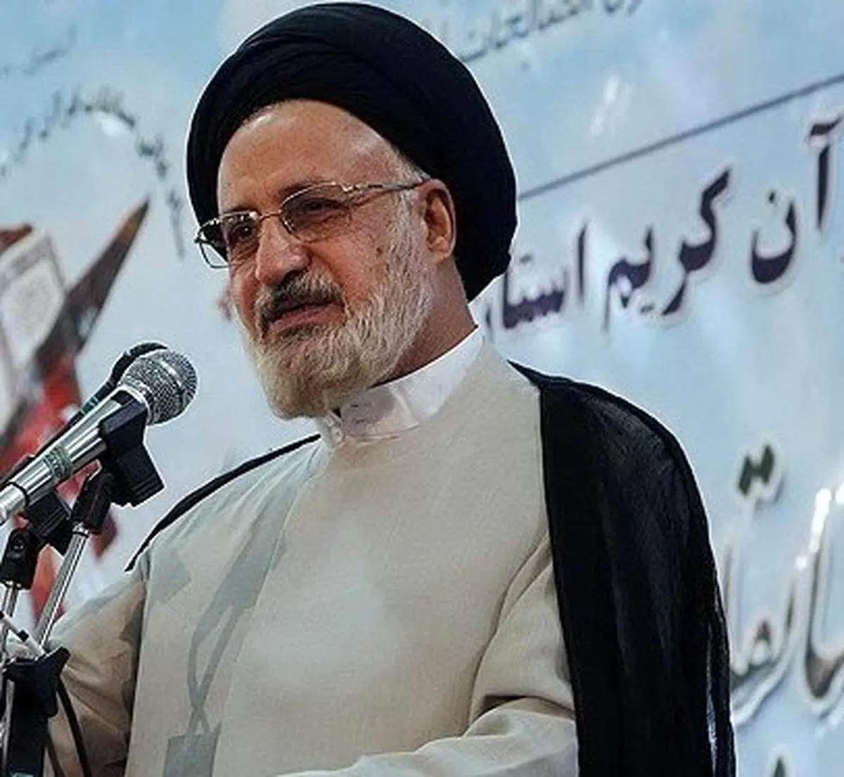 امام جمعه موقت شیراز: نباید گرانی را بزرگ کنیم