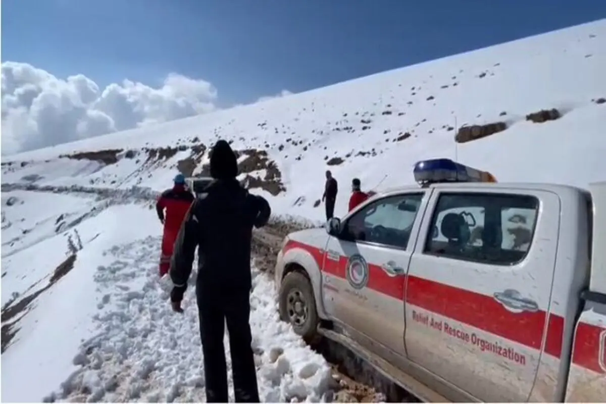 نجات ۱۶ طبیعت‌گرد گرفتار در ارتفاعات البرز