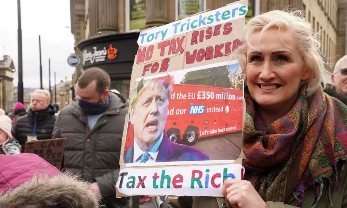 اعتراضات مردم انگلیس به عملکرد دولت جانسون