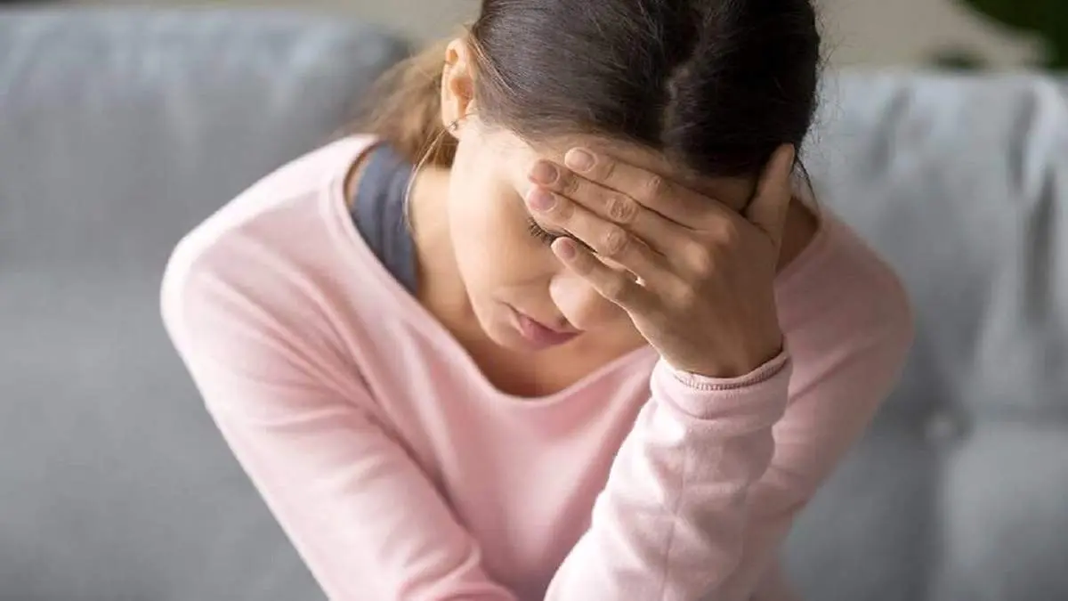 چرا خم شدن باعث سردرد میشود؟