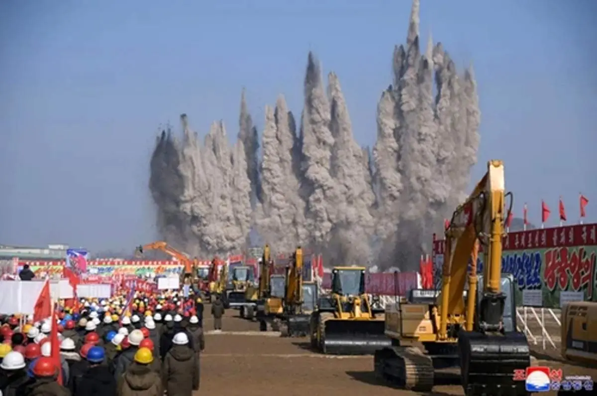 دیدنی های روز؛ از بحران اوکراین تا "روز عشاق"