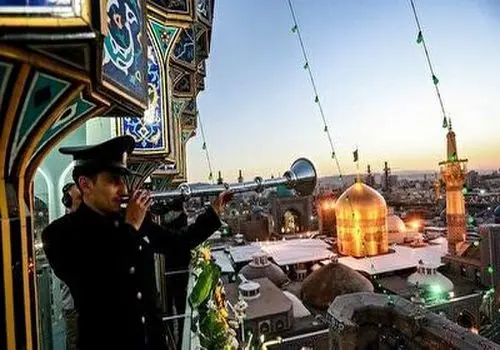 نقاره زنی در حرم امام رضا(ع) به مناسبت میلاد امیرالمومنین(ع) + فیلم