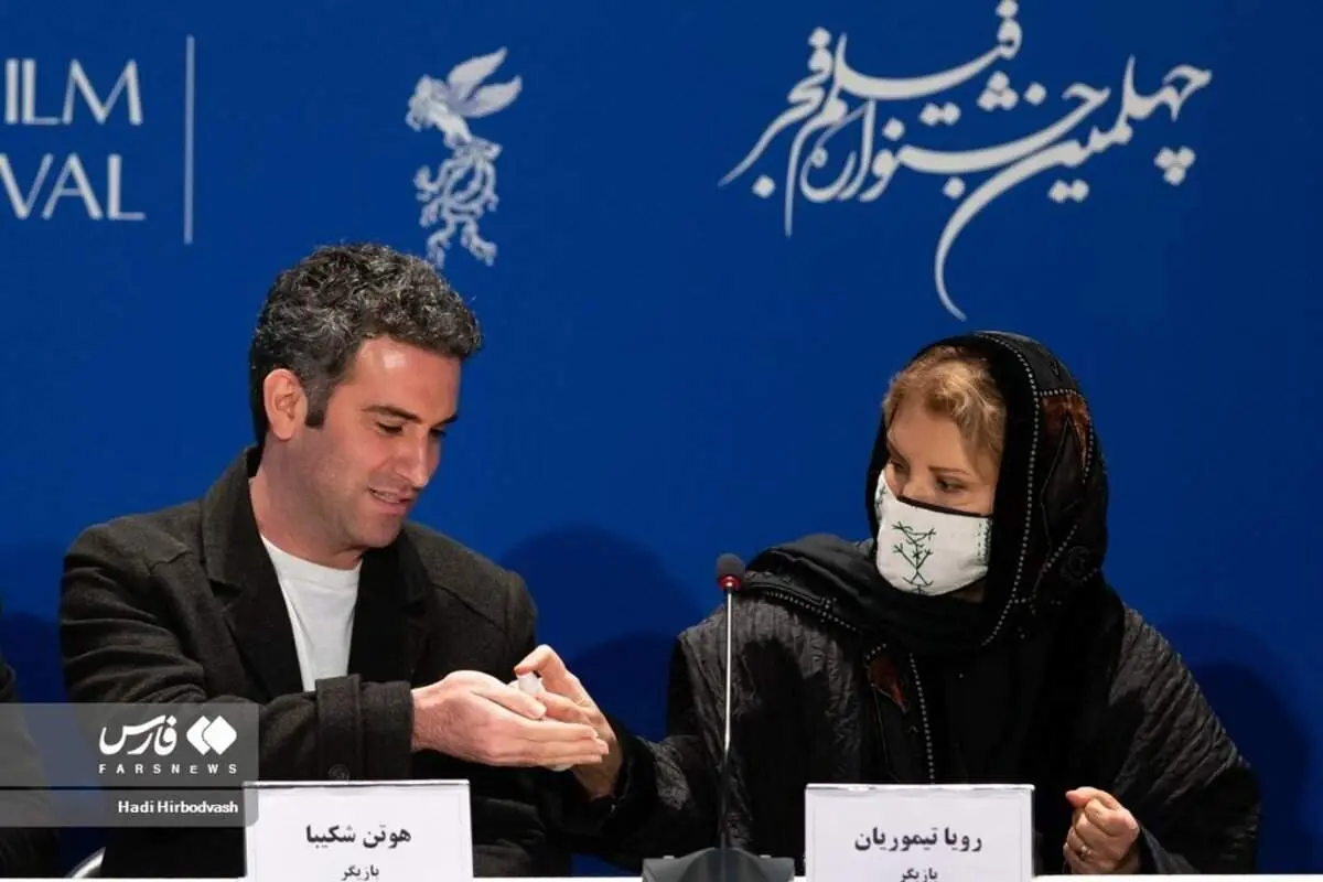 ژست‌های هوتن شکیبا و پریناز ایزدیاز و اصرار رویا تیمورریان به ضد عفونی کردن