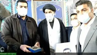 "پاپی" مدال پاراجهانی خود را به خانواده شهید مدافع حرم تقدیم کرد